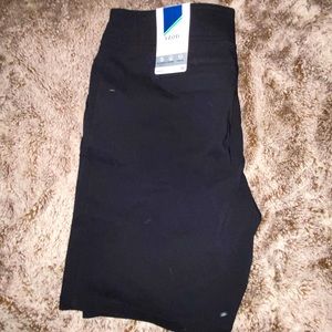 NWT Womens IZOD golf shorts